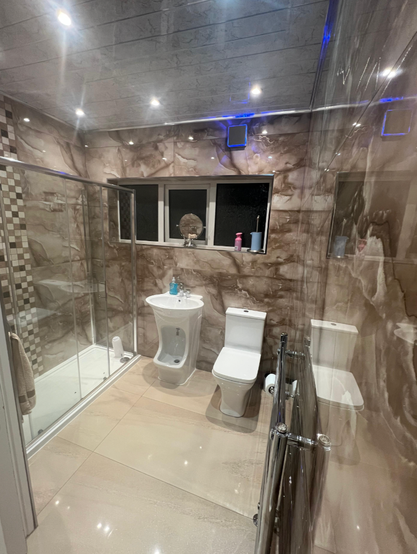 Bathroom after renovation photo 3